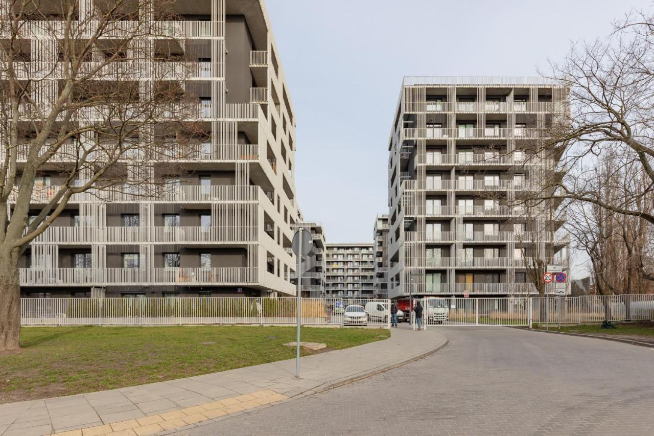Stacja Wola Apartments With Parking By Noclegi Renters Varsóvia Exterior foto